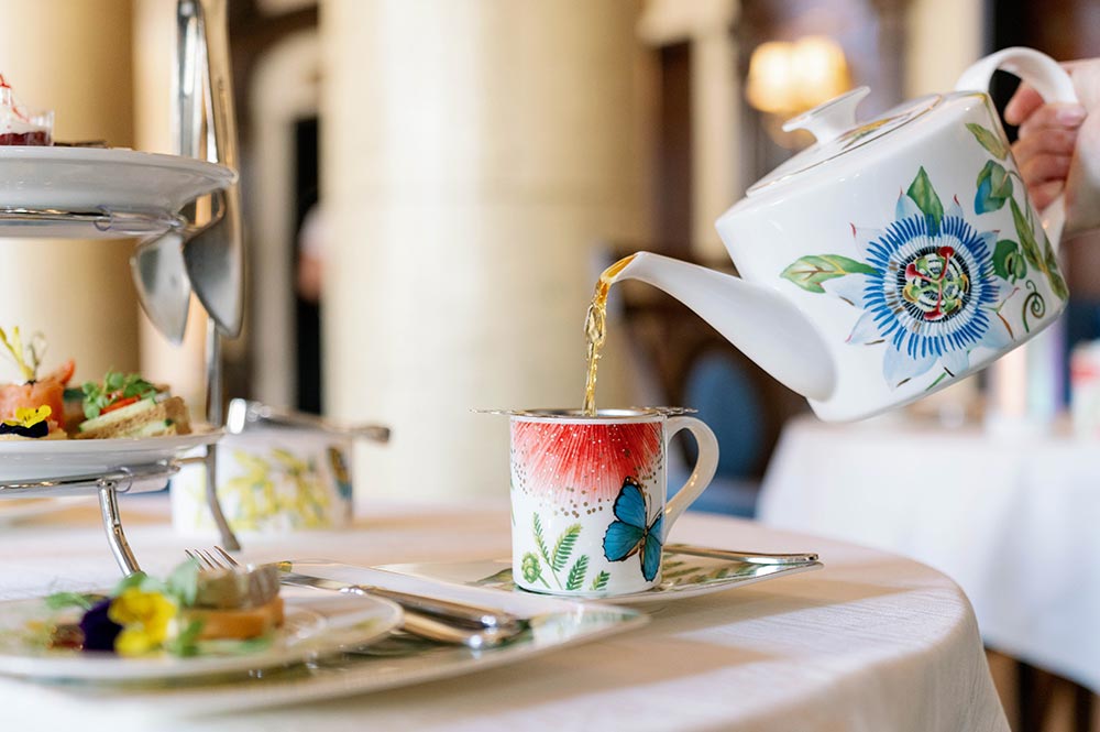 Biltmore Hotel Miami-Coral Gables Dining Afternoon Tea Pour